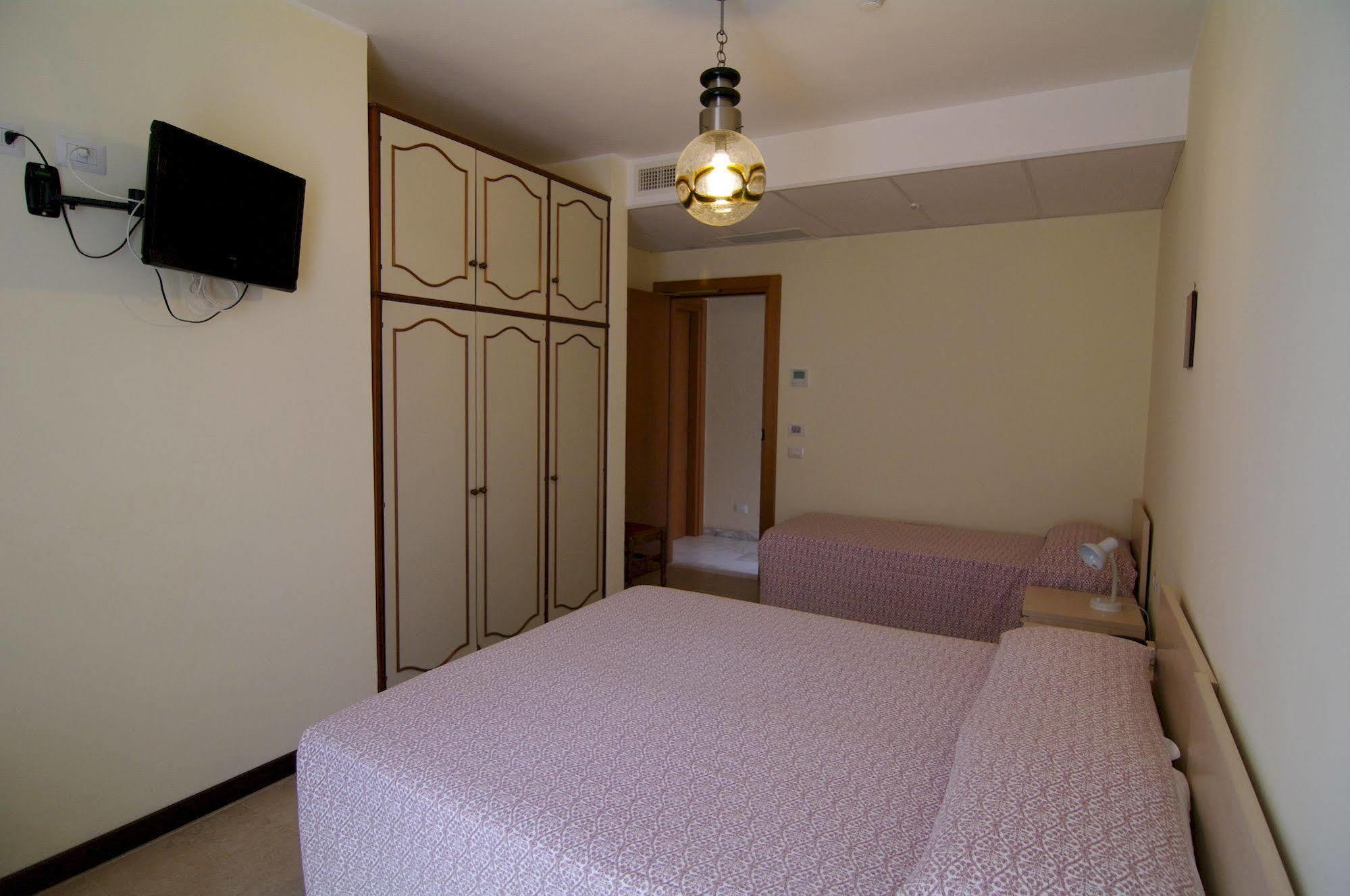 Albergo Mp นอลี ภายนอก รูปภาพ