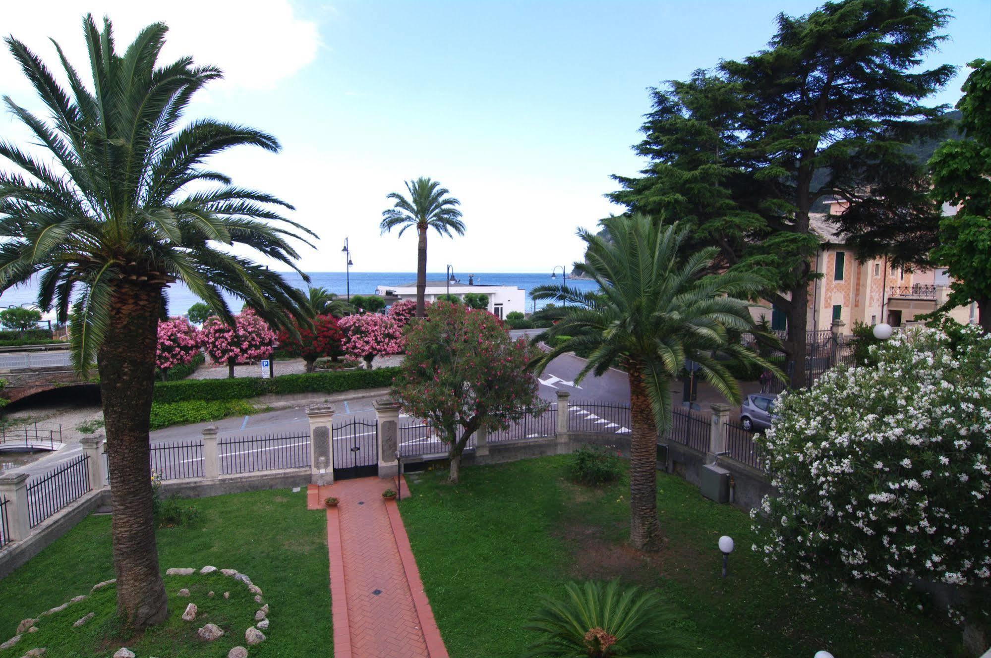 Albergo Mp นอลี ภายนอก รูปภาพ